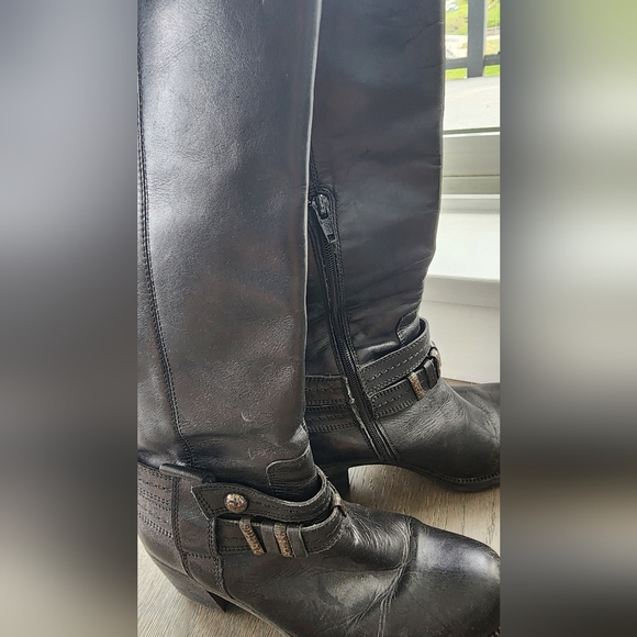 Tall boots - Picture 2 of 6